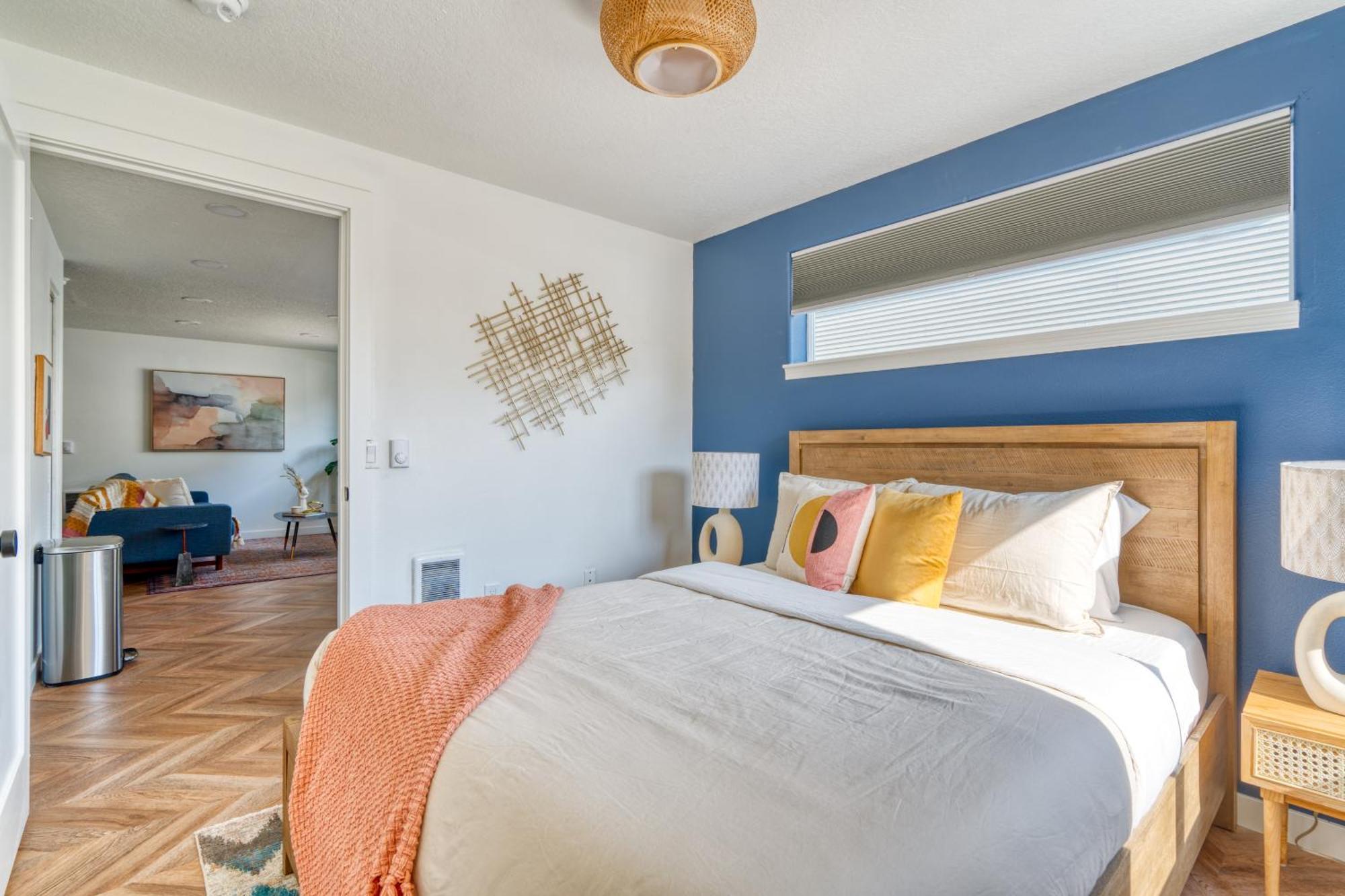 Collection - The Perfect Flat - Vintage Shops & Reed College Holiday home Portland